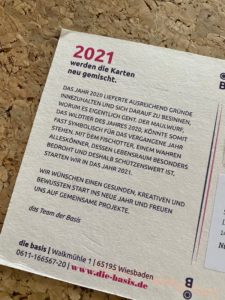 Die Rückseite der Postkarte mit dem oben transkribierten Text